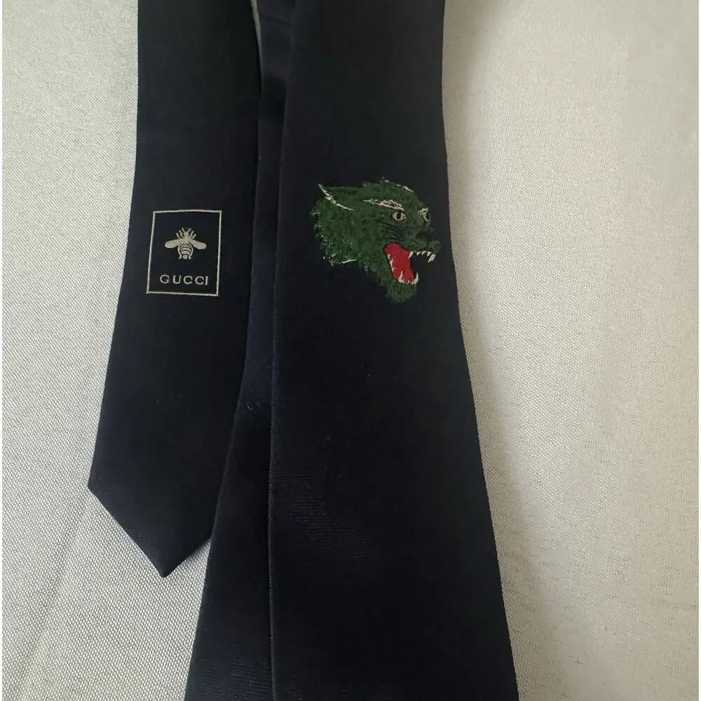 NWT Gucci Panther Appliquéd Silk & Wool Blend Navy Blue Underknot Tie $250.00